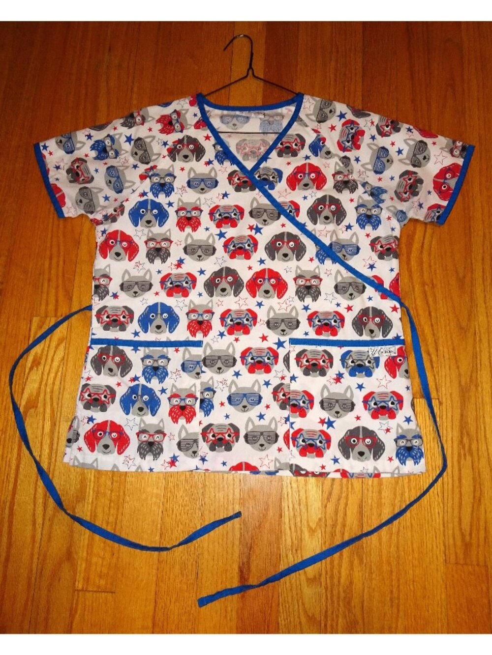 Vintage Fourth of July Dogs Scrub Top S medical scrubs